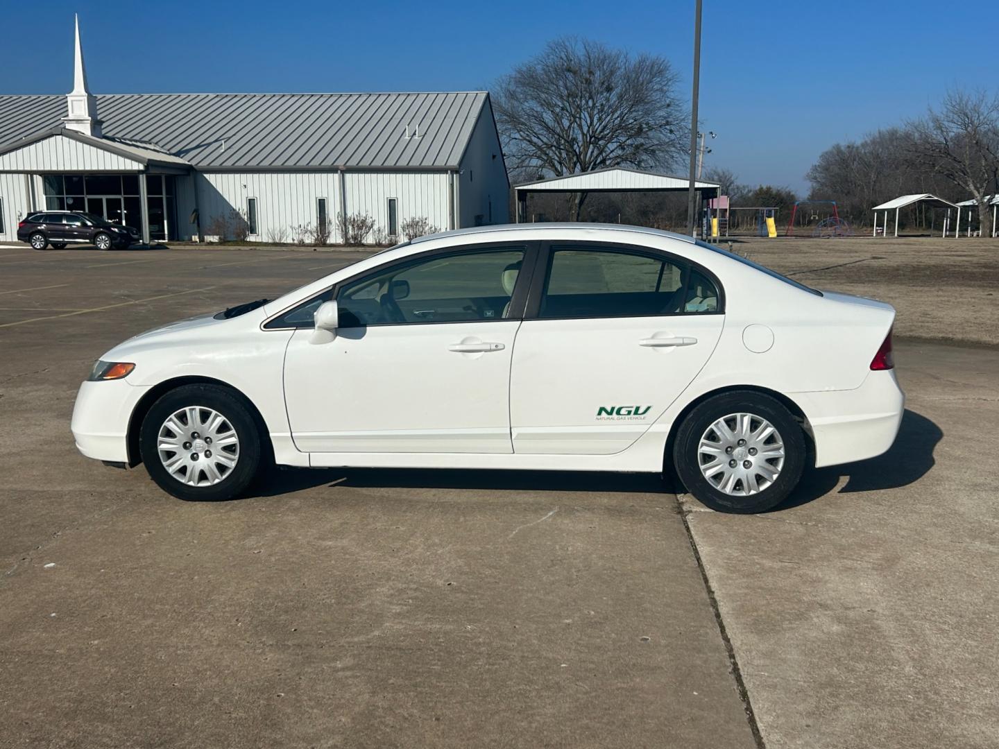 2008 White /TAN Honda Civic (1HGFA46528L) with an 1.8L L4 SOHC 16V CNG engine, AUTOMATIC transmission, located at 17760 Hwy 62, Morris, OK, 74445, (918) 733-4887, 35.609104, -95.877060 - 2008 HONDA CIVIC 1.8L FWD DEDICATED CNG (COMPRESSED NATURAL GAS) VEHICLE. FEATURES REMOTE KEYLESS ENTRY, POWER LOCKS, POWER WINDOWS, POWER MIRRORS, MANUEL SEATS, AM/FM RADIO, CD PLAYER, USB, AUX, 12V POWER OUTLET, CRUISE CONTROL, TRACTION CONTROL, CLOTH SEATS, 195/65R15 TIRES. ONLY 64,943 MILES AND - Photo#7